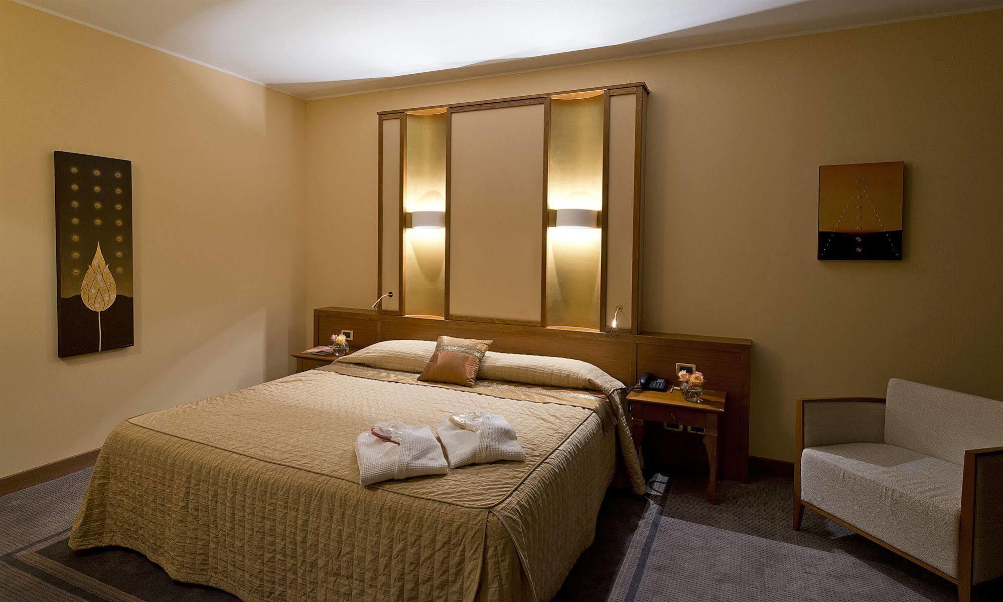Thai Si Royal Thai Spa Lovadina Dış mekan fotoğraf